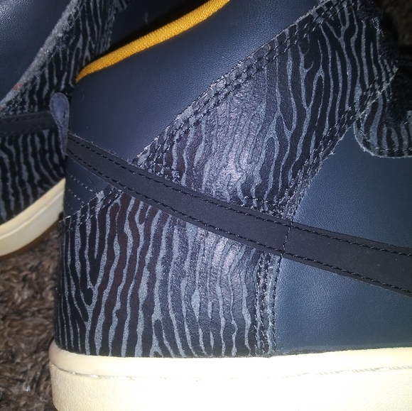 Nike Dunk Hi  Print Anthracite Tiger 543242-004- size 7.5 female - Picture 2 of 11